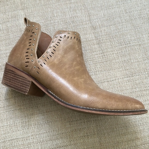 Madden Nellie Ankle Boots Laser Cut Out design Studded Block Heel Almond Toe - Picture 3 of 15